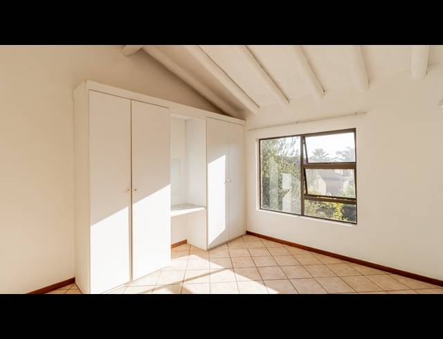 2 BEDROOM SECTIONAL TITLE TO LET IN NORTH RIDING